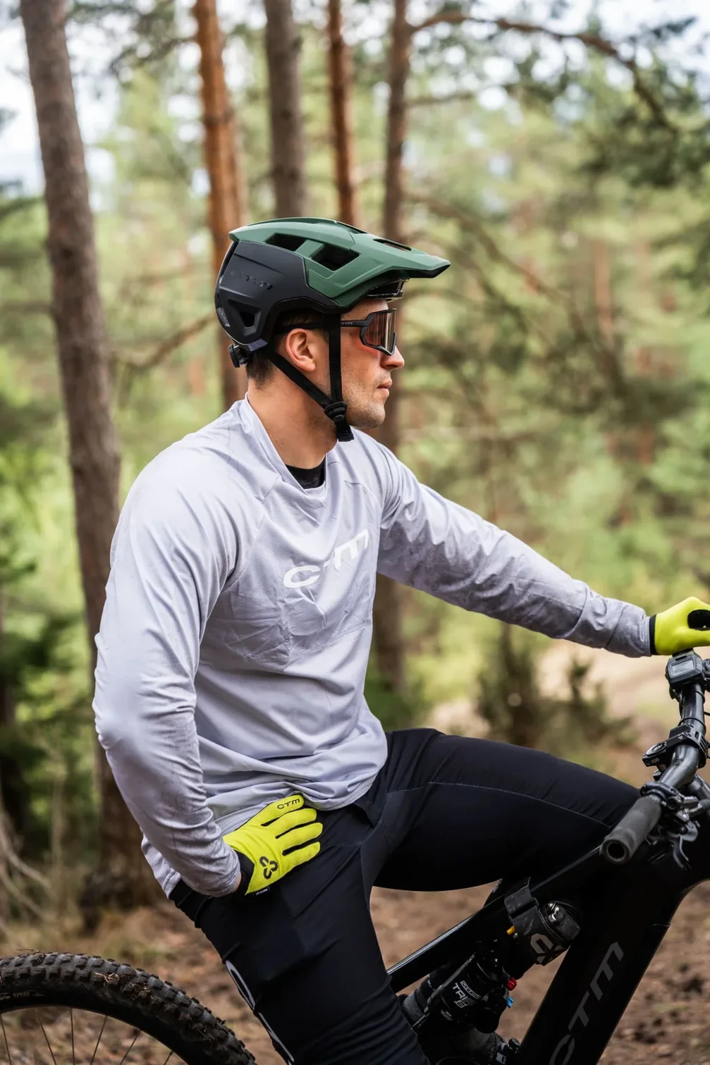 Cyklistická prilba CTM TRAILTAMER, zelená