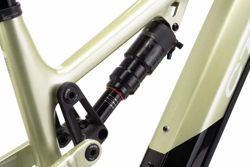Elektrický horský bicykel CTM REZIST COMP - čierna/svetlá zlatá