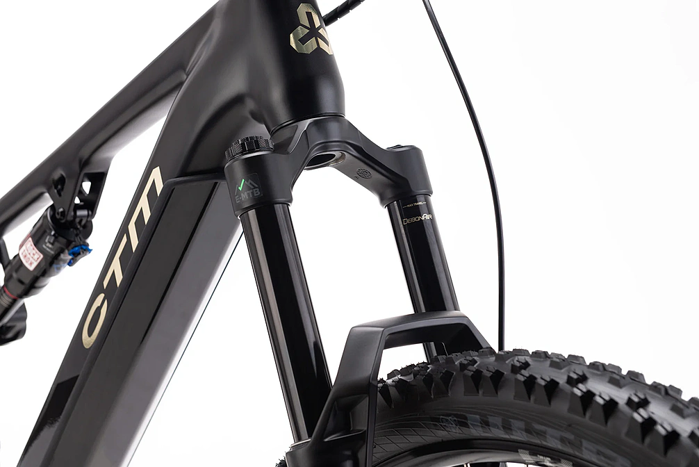 Elektrický horský bicykel CTM REZIST Pro - čierna
