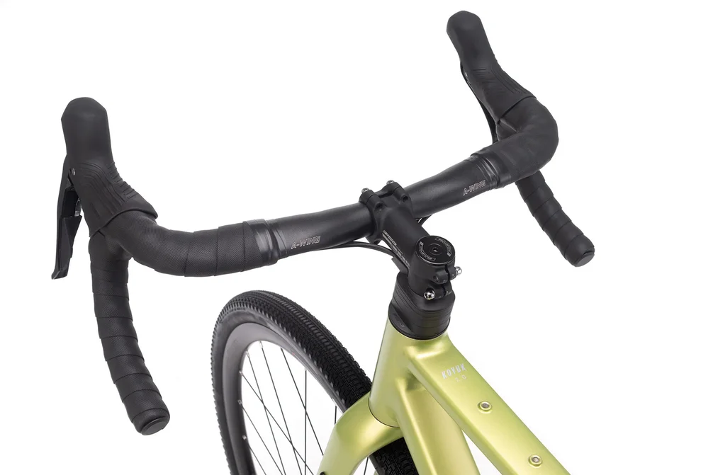 Gravel bicykel CTM KOYUK 2.0 28 – čierna / svetlá zlatá
