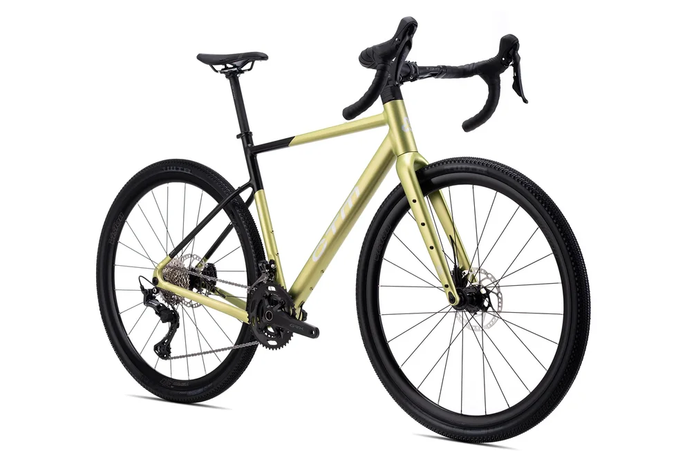 Gravel bicykel CTM KOYUK 2.0 28 – čierna / svetlá zlatá