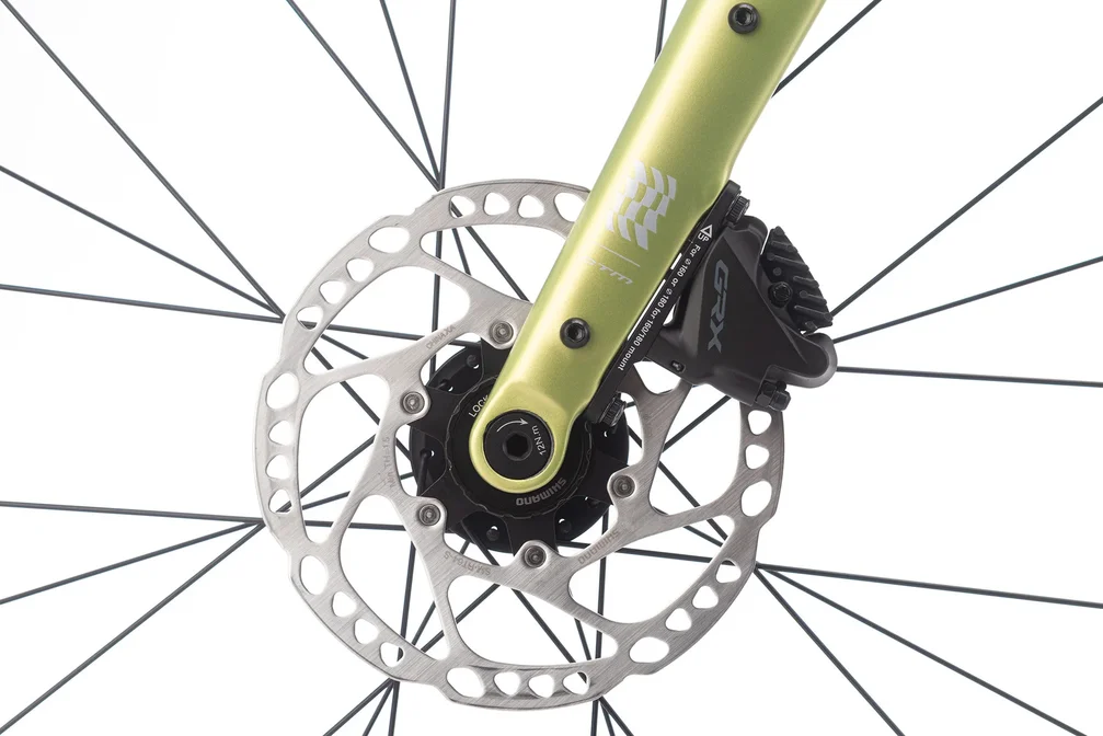 Gravel bicykel CTM KOYUK 2.0 28 – čierna / svetlá zlatá