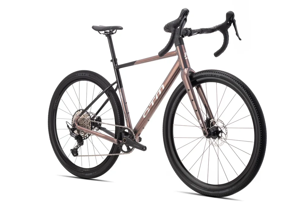 Gravel bicykel CTM KOYUK 3.0 28 – čierna / chameleon grey