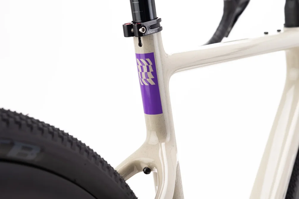 Gravel bicykel CTM KOYUK CR RACE 28 – betónová
