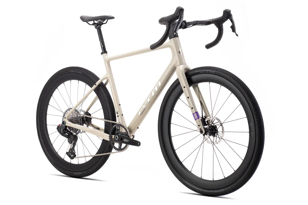 Gravel bicykel CTM KOYUK CR RACE 28 – betónová