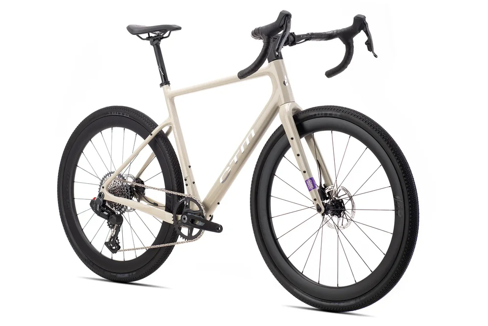 Gravel bicykel CTM KOYUK CR RACE 28 – betónová