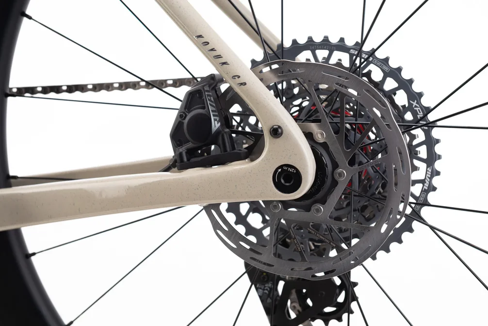 Gravel bicykel CTM KOYUK CR RACE 28 – betónová