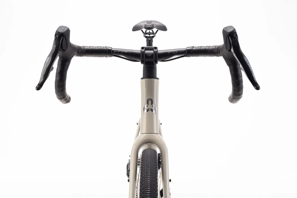 Gravel bicykel CTM KOYUK CR RACE 28 – betónová